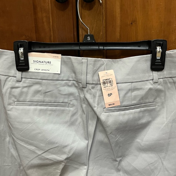 Signature Grey Crop Pants- 6p - Picture 3 of 3